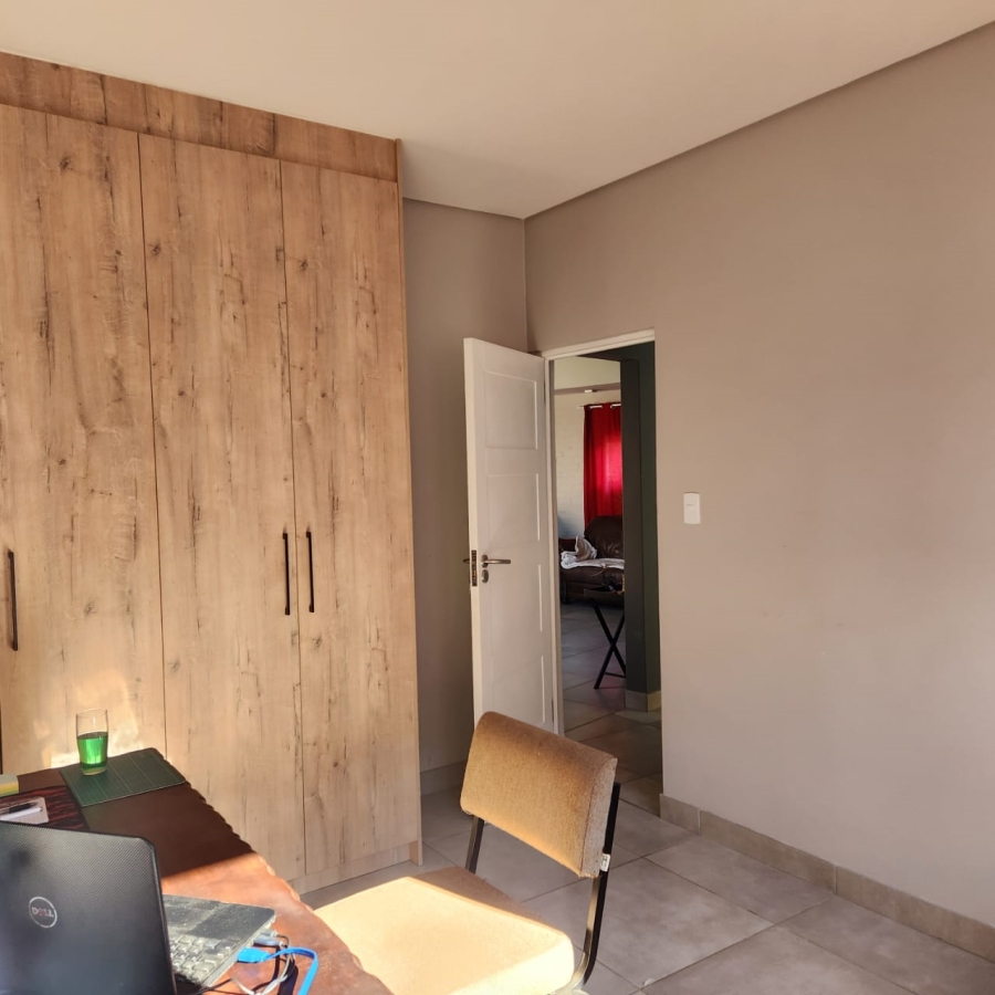 To Let 3 Bedroom Property for Rent in Van Der Hoff Park North West